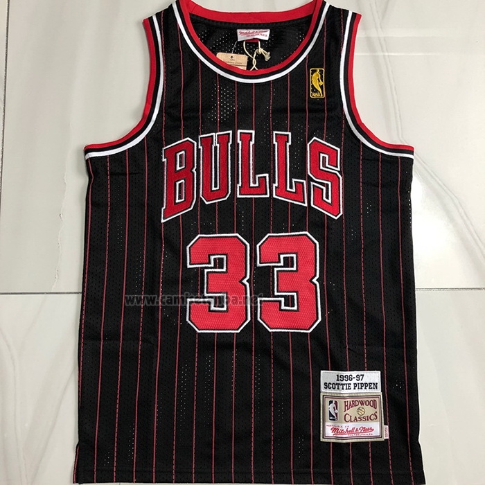 Camiseta Chicago Bulls Scottie Pippen #33 Mitchell & Ness 1996-97 Negro